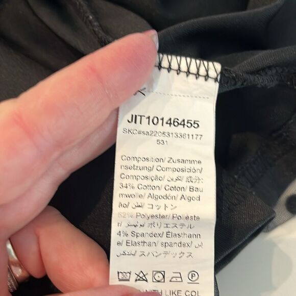 FEEE w/2 item bundle
Infant Girls Black Dress - Picture 4 of 4